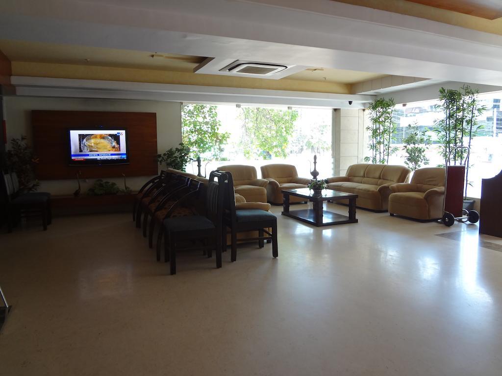 Hotel Budhil Park Visakhapatnam Exteriör bild