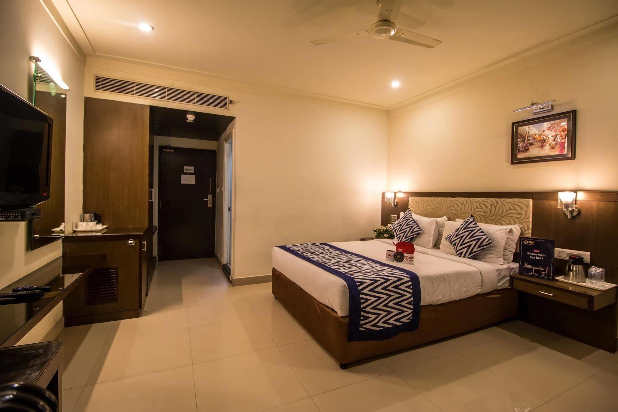 Hotel Budhil Park Visakhapatnam Exteriör bild