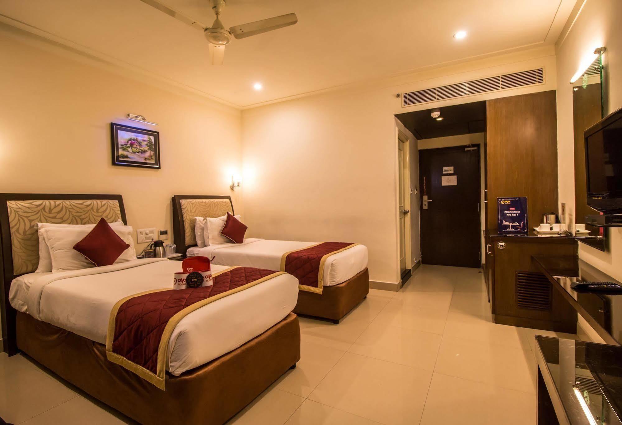 Hotel Budhil Park Visakhapatnam Exteriör bild