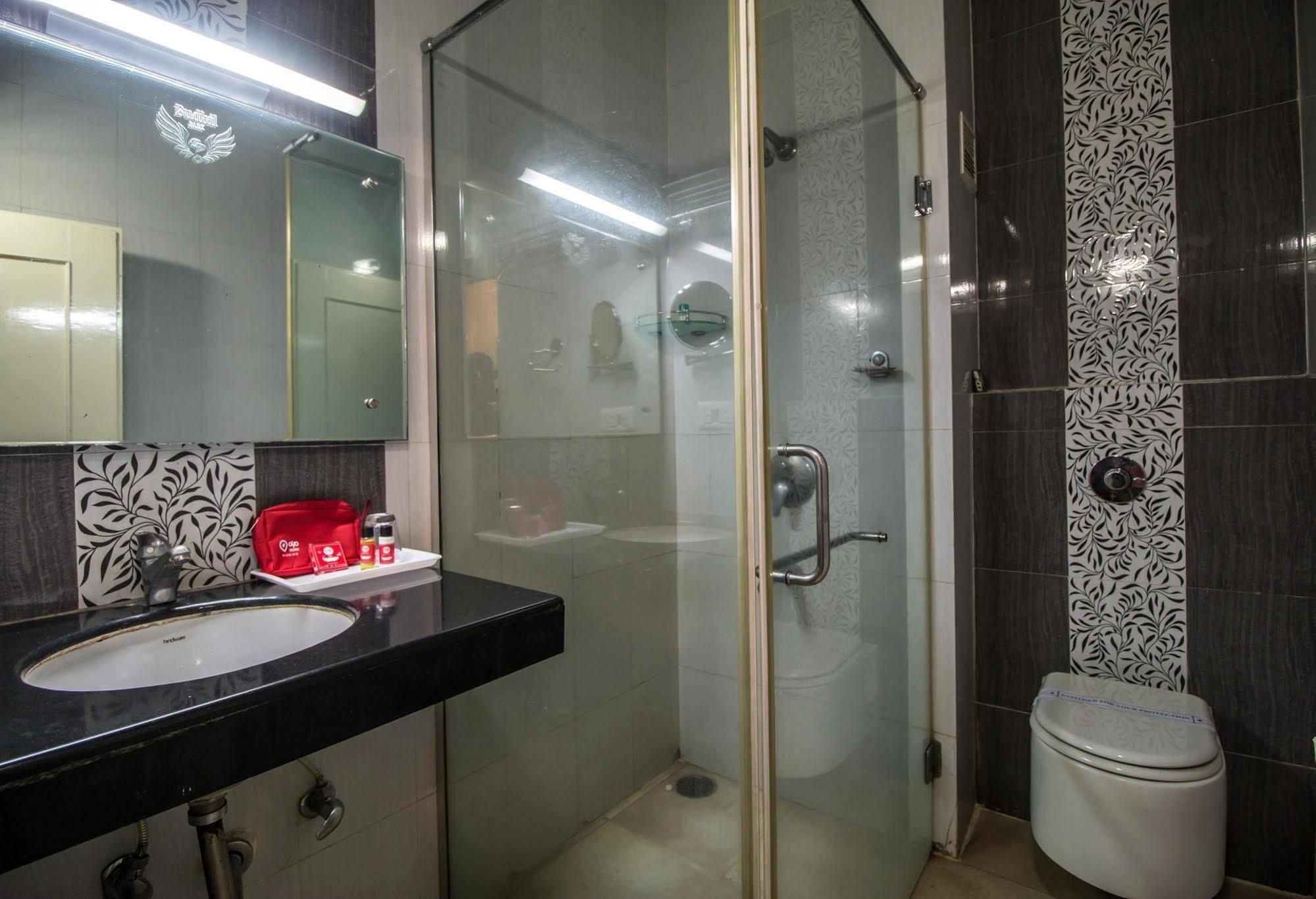 Hotel Budhil Park Visakhapatnam Exteriör bild