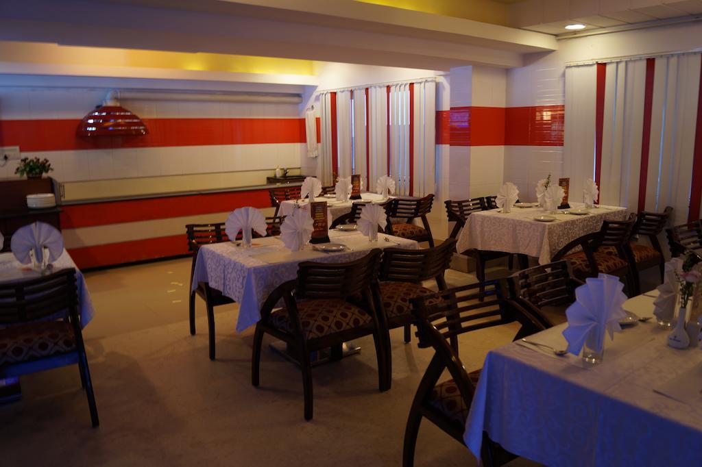 Hotel Budhil Park Visakhapatnam Exteriör bild